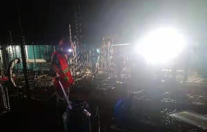 小 元江高橋小區(qū)二期項目春節(jié)后復工復產后第一塊混凝土澆筑3.jpg