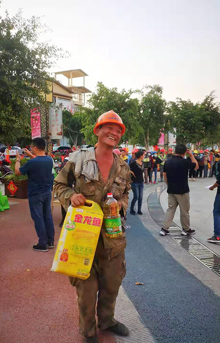 小 元江高橋小區(qū)二期項目春節(jié)后復工復產后第一塊混凝土澆筑2.jpg